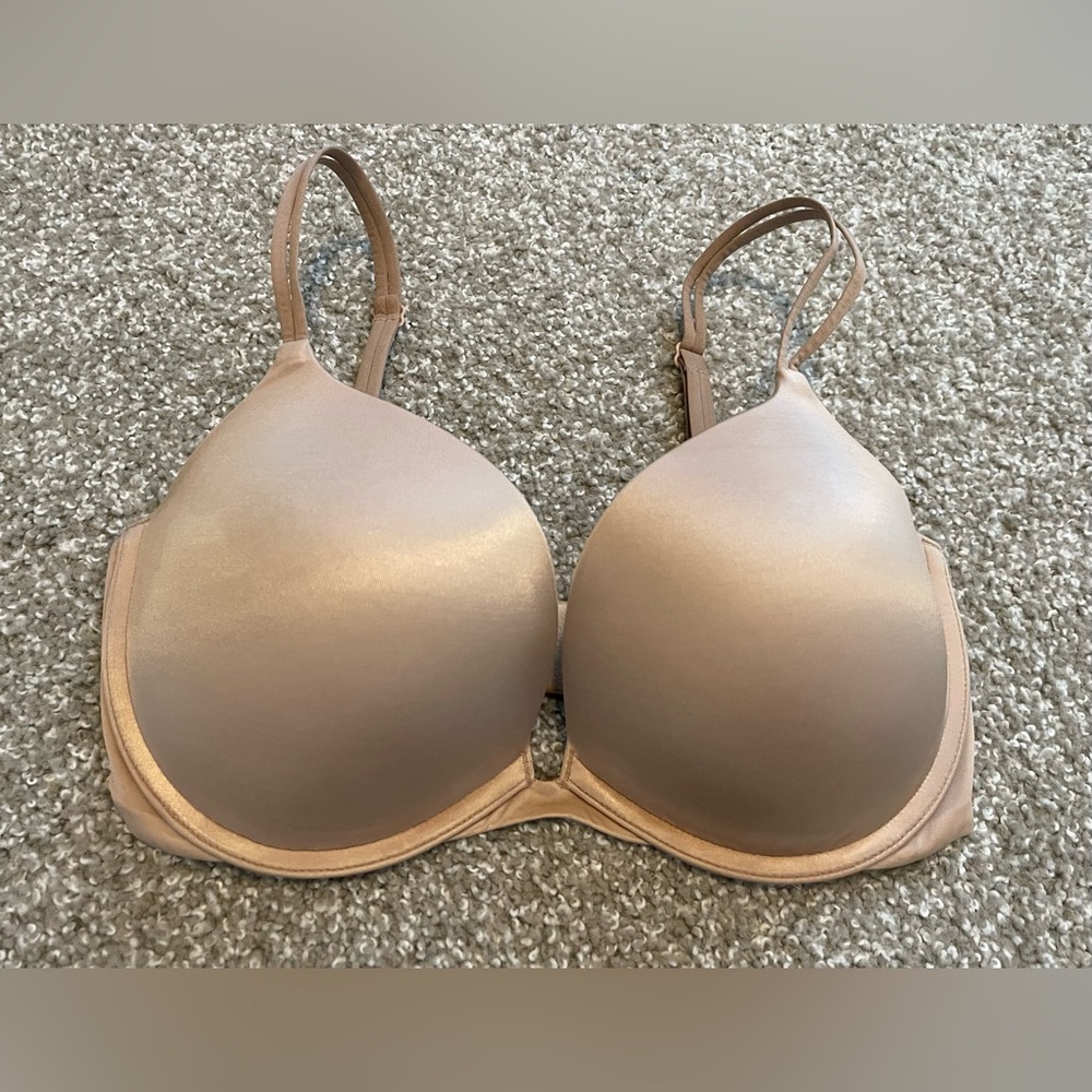 Victoria’s Secret Bra Very Sexy Push-Up Size: 34DD NUDE